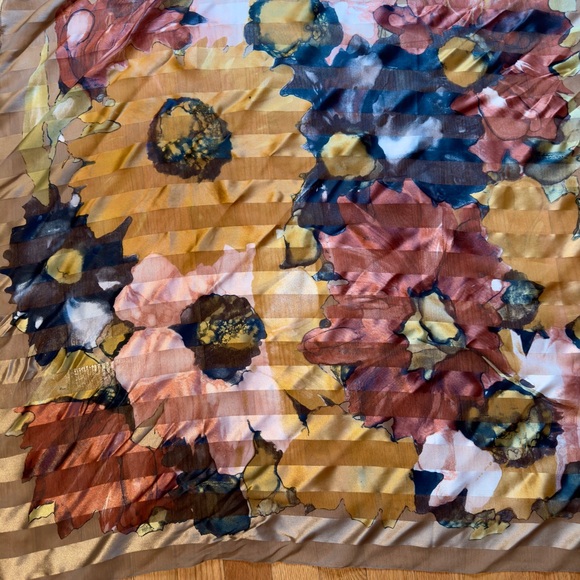 Italian made Scarf, 32” square - Picture 3 of 5